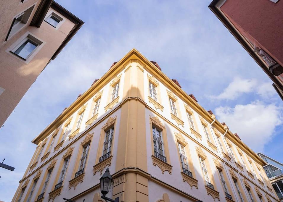 Barockes Wohnen Am Marktplatz-Stadtmitte เวิร์ซบวร์ก ภายนอก รูปภาพ